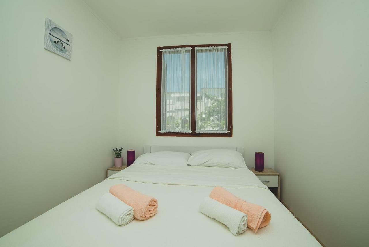 Serenity By The Sea #1 - Private Terrace Vrsi Exterior photo